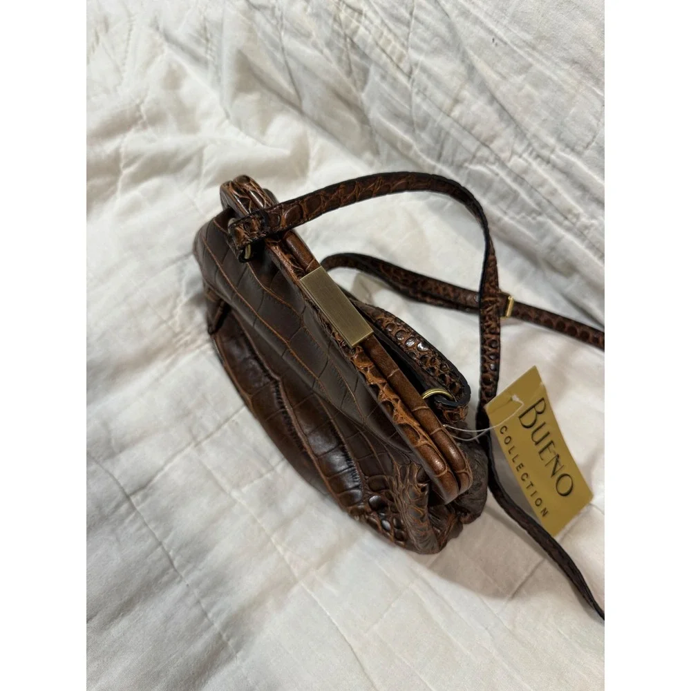 NWT VNTG Bueno Collection Brown Hornback Croc Embossed Crossbody Bag Kiss Lock